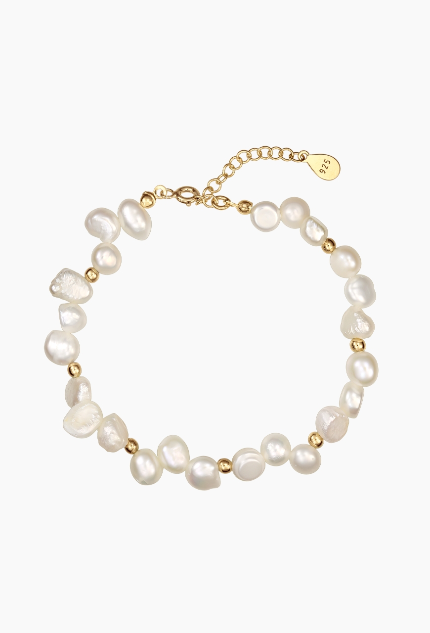 Bratara Golden Charm din perle naturale albe de 6-7 mm